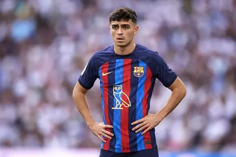 بيدري يحصل على التصريح الطبي للمشاركة مع برشلونة